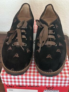 DIAVOLEZZA Embroidered Reindeer Lace Up Shoes